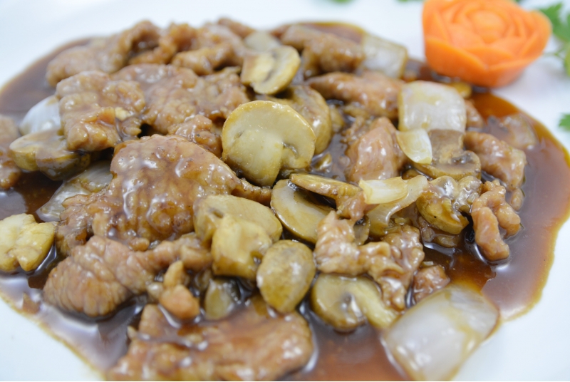 ternera con champiñones蘑菇牛肉